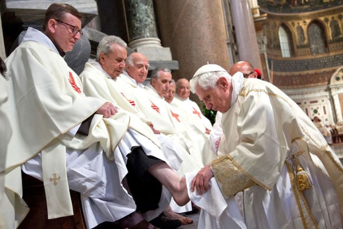 DIS Magazine: Remember: Ratzinger Style